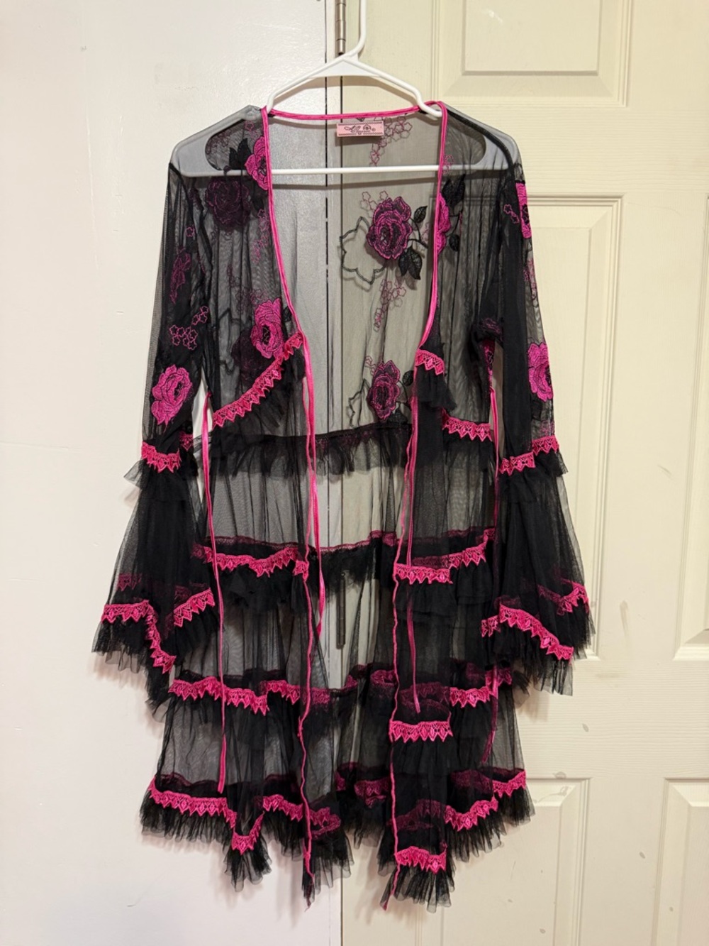 Women’s Hot Pink & Black Lace nightgown - Picture 4 of 7